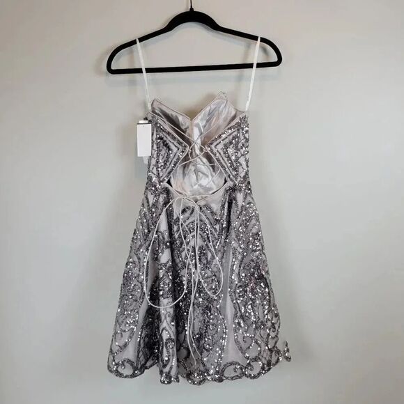 Camille La Vie Prom Dress Grey Metallic Sequin Lace‎ Up Back NWT Size 0 - Picture 8 of 14